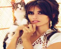 She is an animal lover and also keeps stray cats. She also supports PETA.